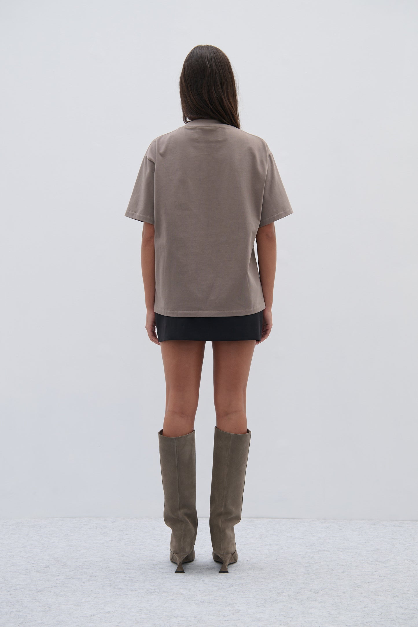 EARLY TEE